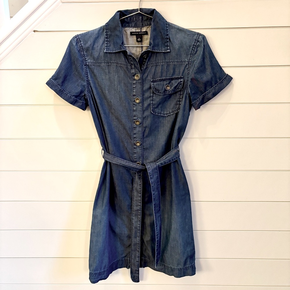 Banana Republic Shirt Dress Blue Chambray Denim Short Cuffed Sleeves Size 4